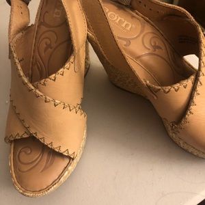 Born BeigeWedges size 6